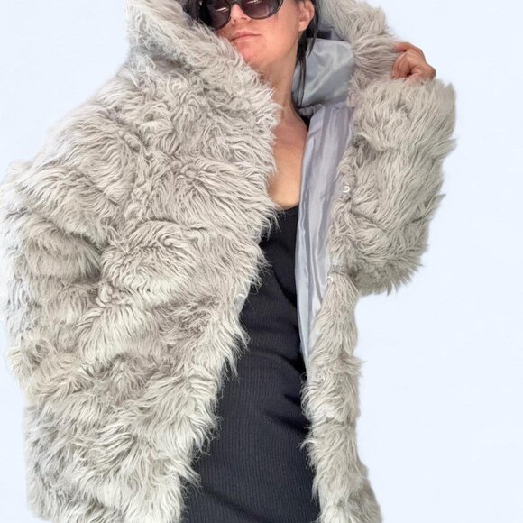 Lanshifei super soft & fluffy FAUX FUR teddy jacket ~ soft gray ~ w/ hood! - Picture 7 of 8
